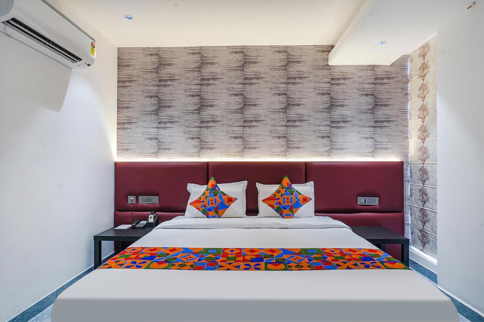 Fabhotel Prime Cloud 5 Studios Haydarabad Dış mekan fotoğraf