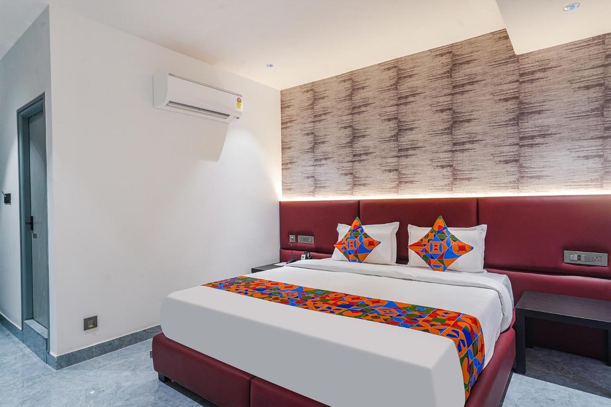 Fabhotel Prime Cloud 5 Studios Haydarabad Dış mekan fotoğraf